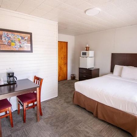 The Superior Motel Munising Extérieur photo